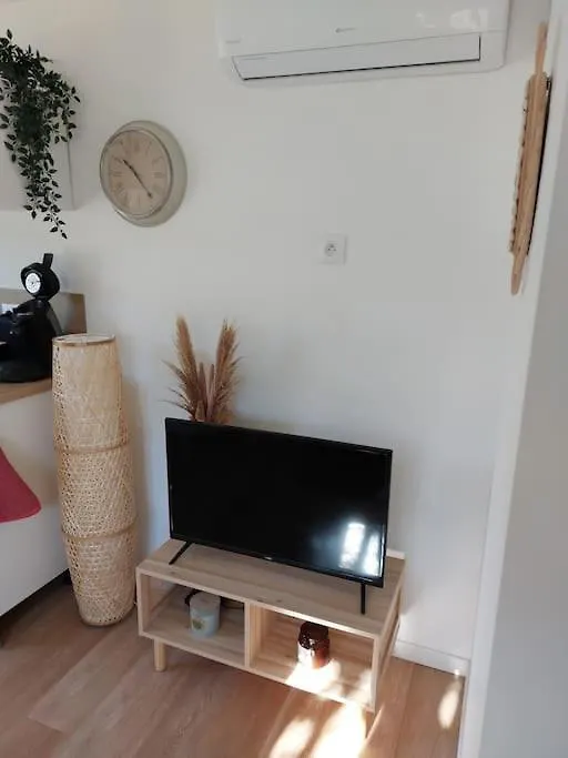 Maisonnette Au Coeur De La Nature Neoules Holiday home